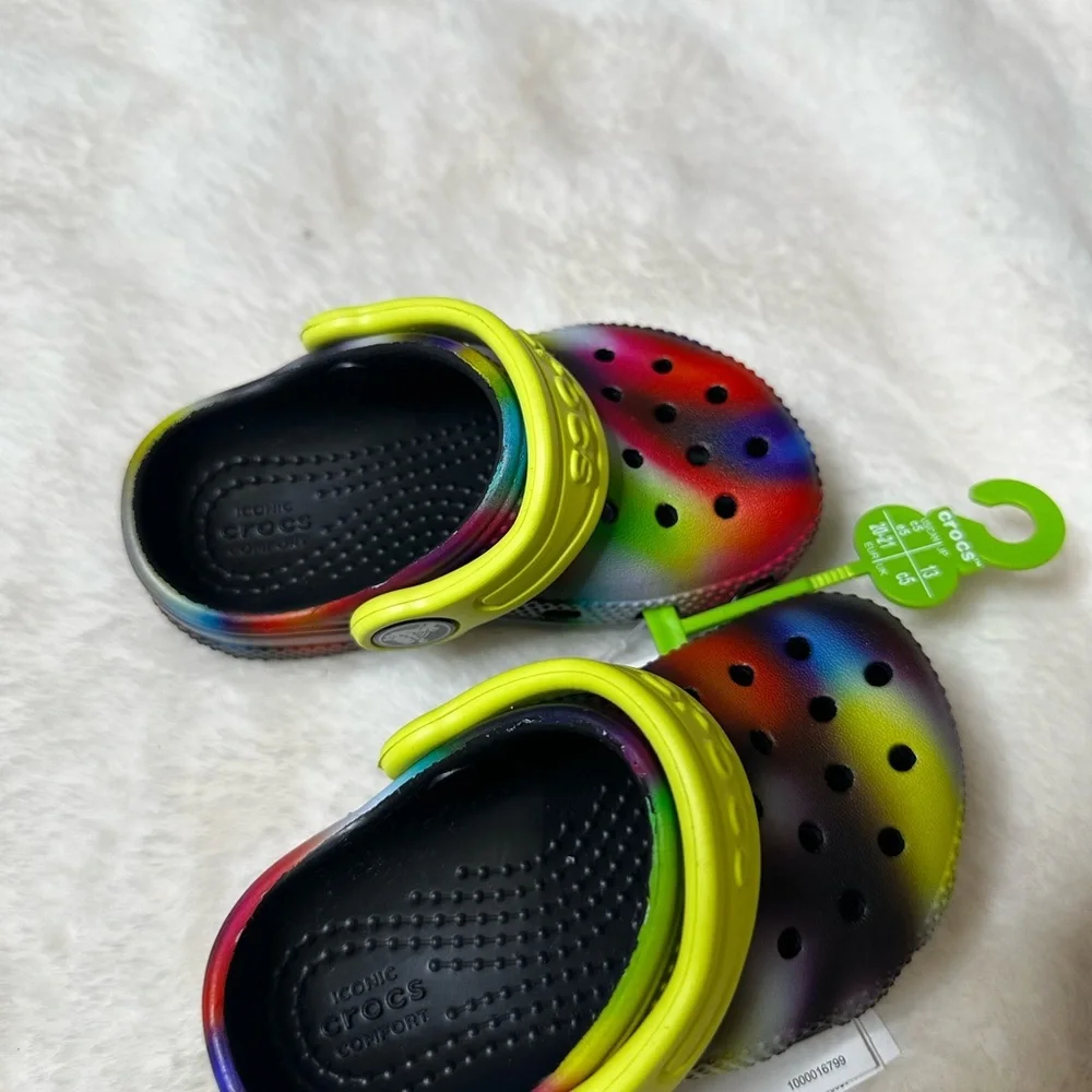 CROCS Kids' Vibrant Tie-Dye Slippers